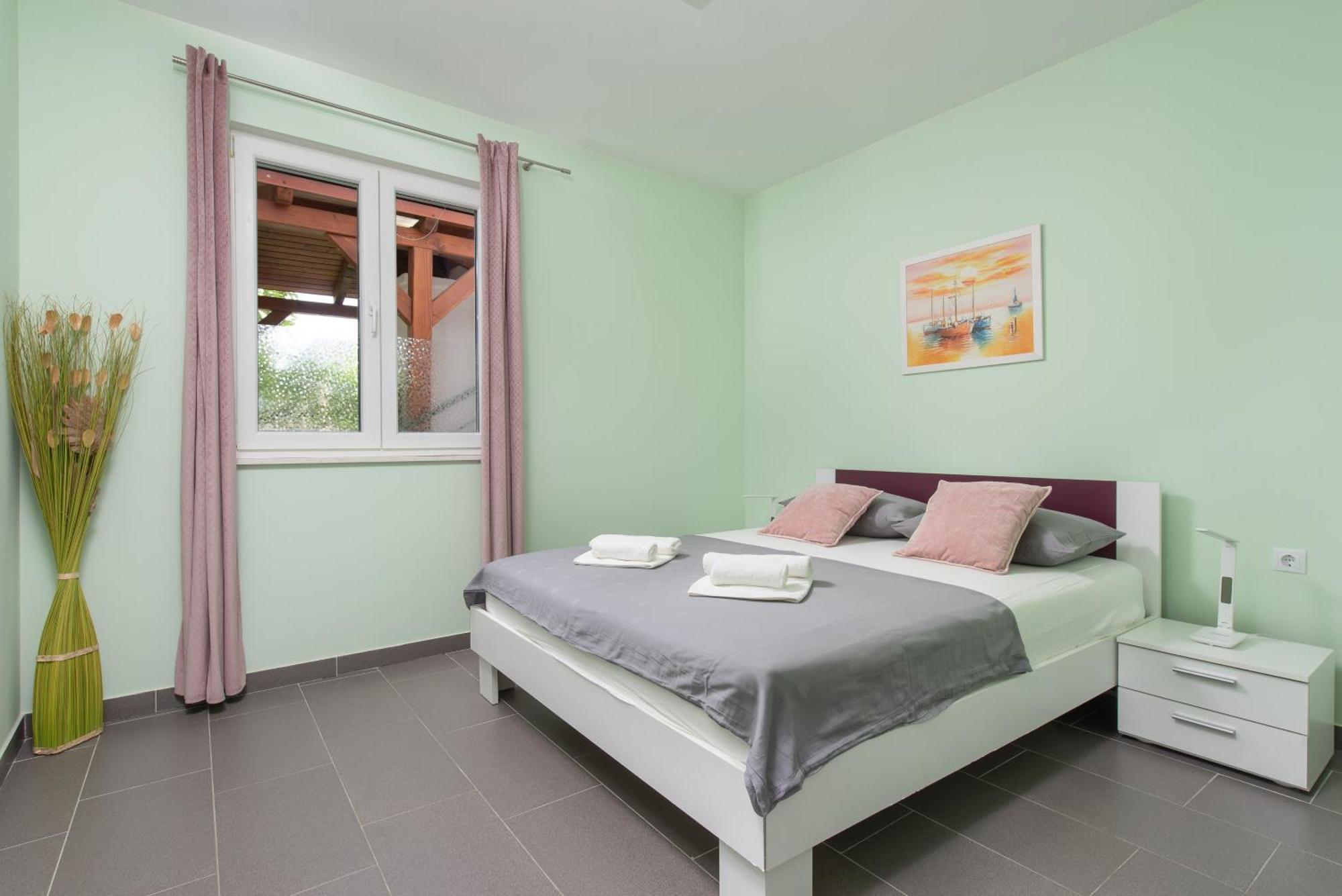 Villa Barbara-Kastela With Heated Pool 外观 照片