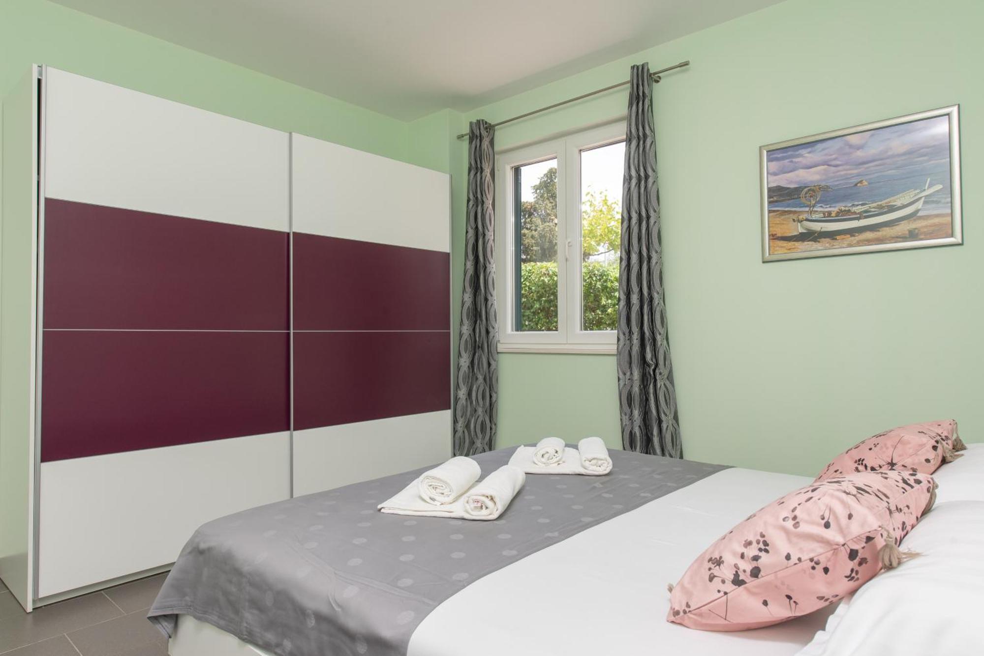 Villa Barbara-Kastela With Heated Pool 外观 照片