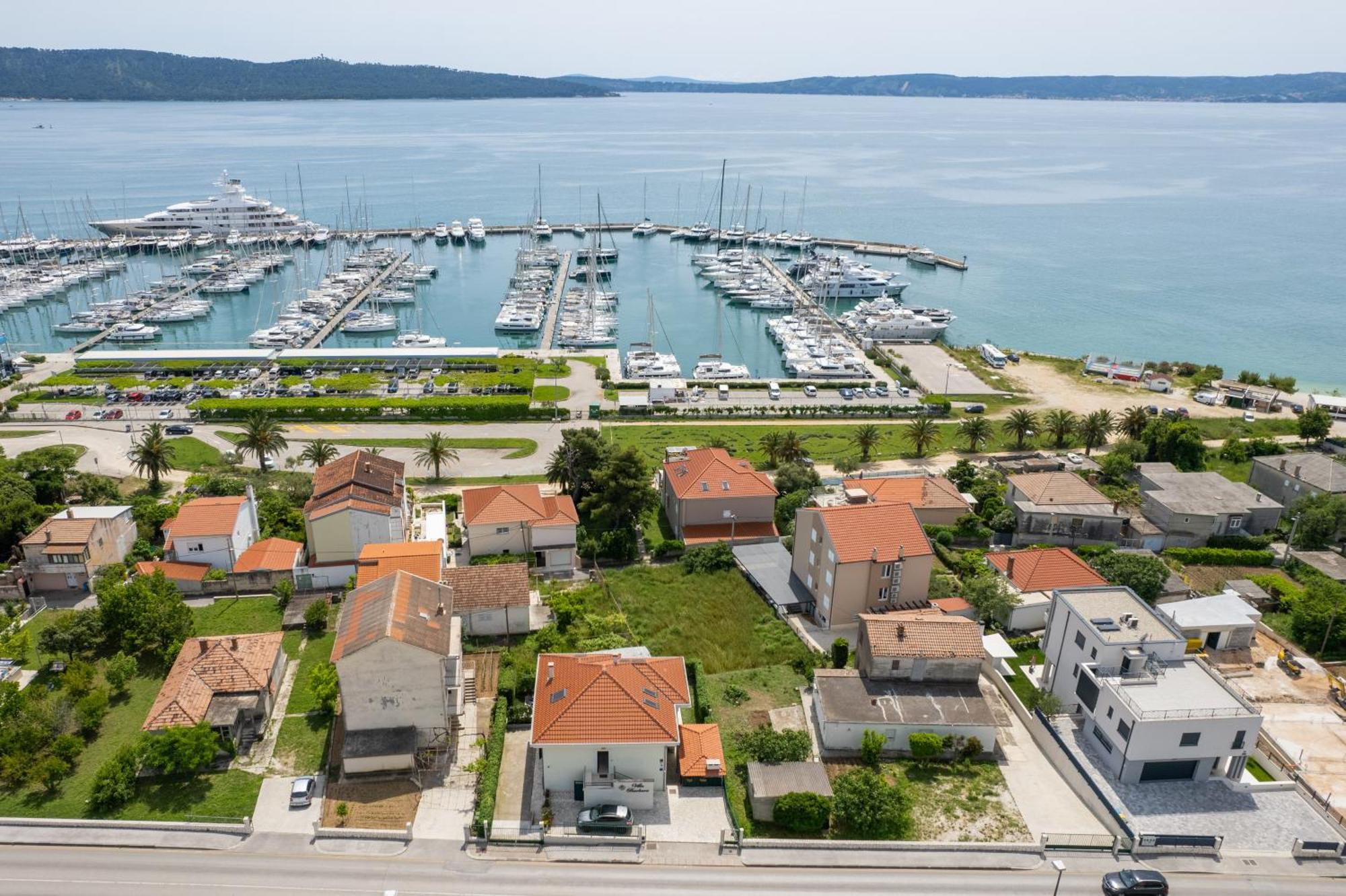Villa Barbara-Kastela With Heated Pool 外观 照片