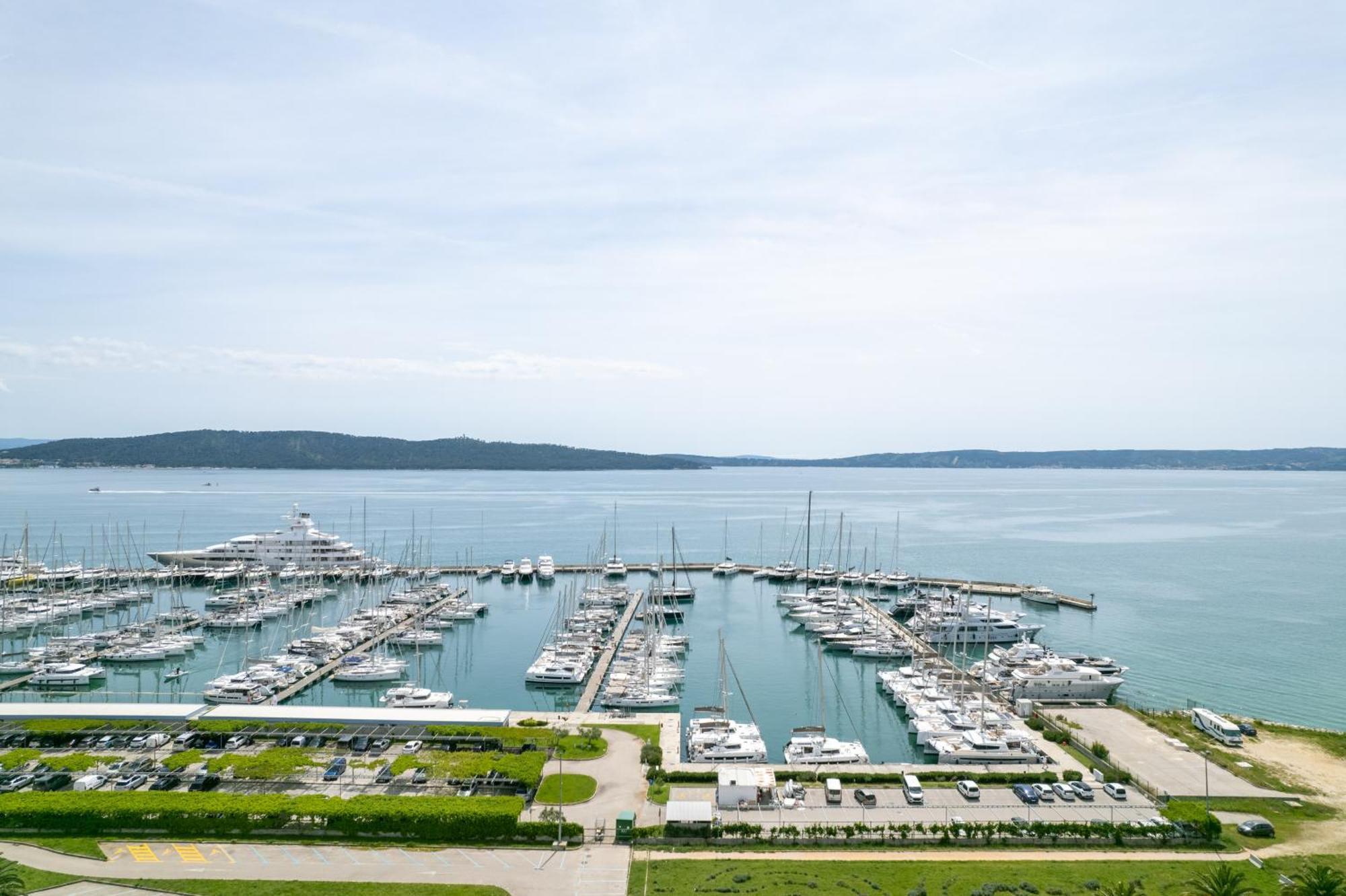Villa Barbara-Kastela With Heated Pool 外观 照片