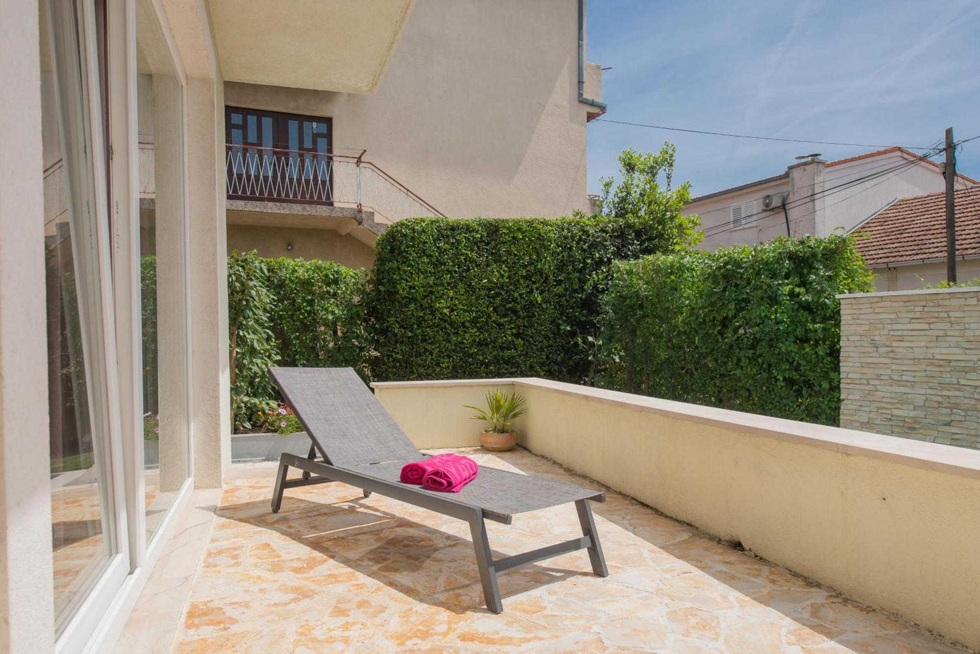 Villa Barbara-Kastela With Heated Pool 外观 照片