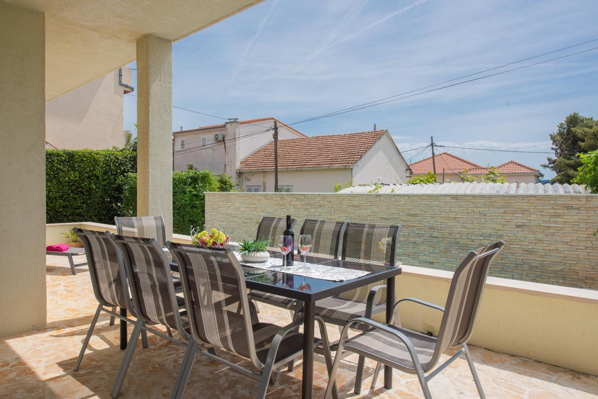 Villa Barbara-Kastela With Heated Pool 外观 照片