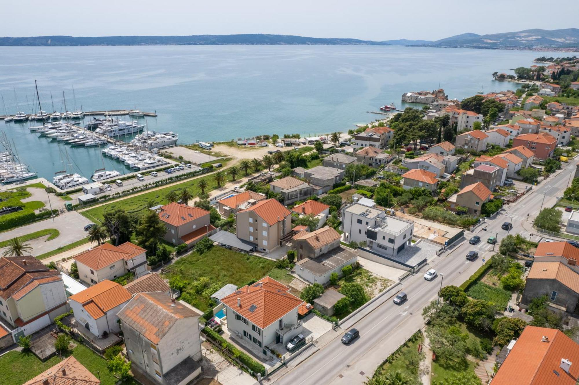 Villa Barbara-Kastela With Heated Pool 外观 照片
