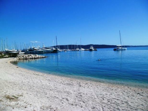 Villa Barbara-Kastela With Heated Pool 外观 照片