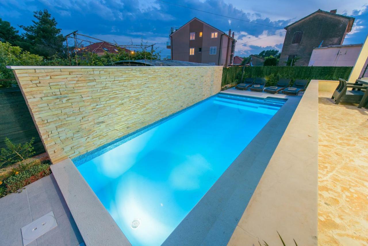 Villa Barbara-Kastela With Heated Pool 外观 照片