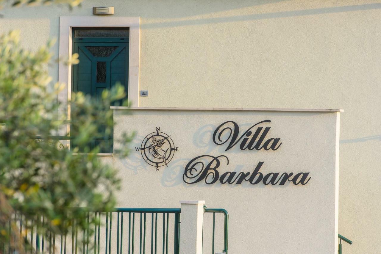 Villa Barbara-Kastela With Heated Pool 外观 照片