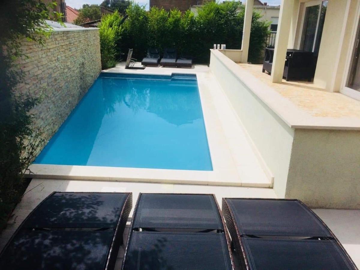 Villa Barbara-Kastela With Heated Pool 外观 照片